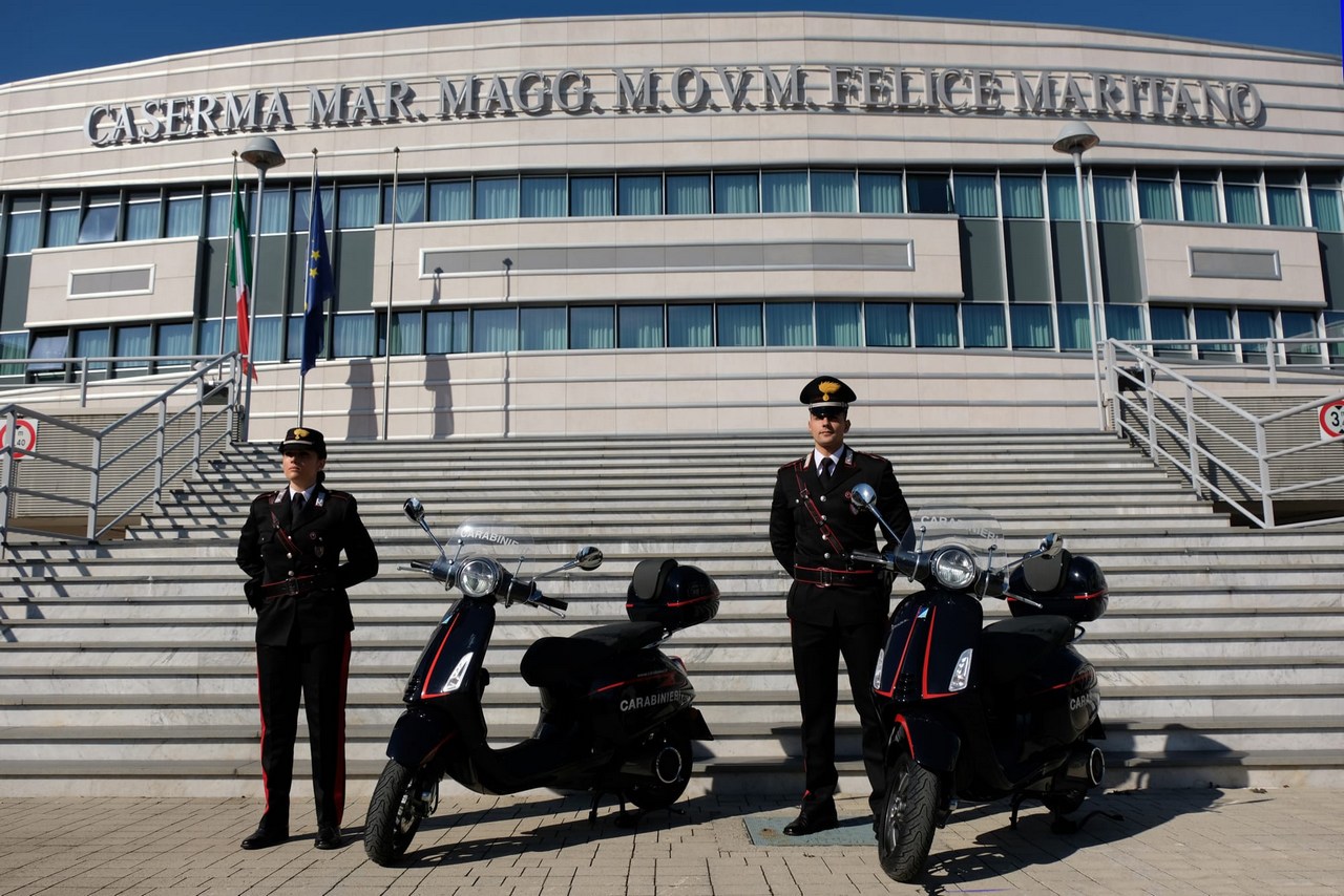 vespa elettrica carabinieri 1