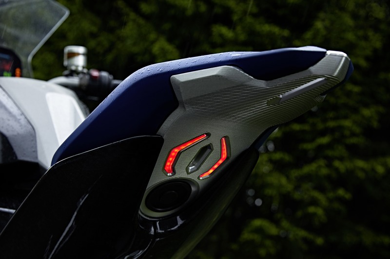 bmw motorrad concept 9cento 9
