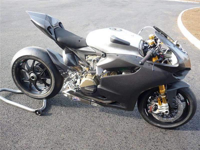 Ducati Hypermotard – Panigale 1199R 2013