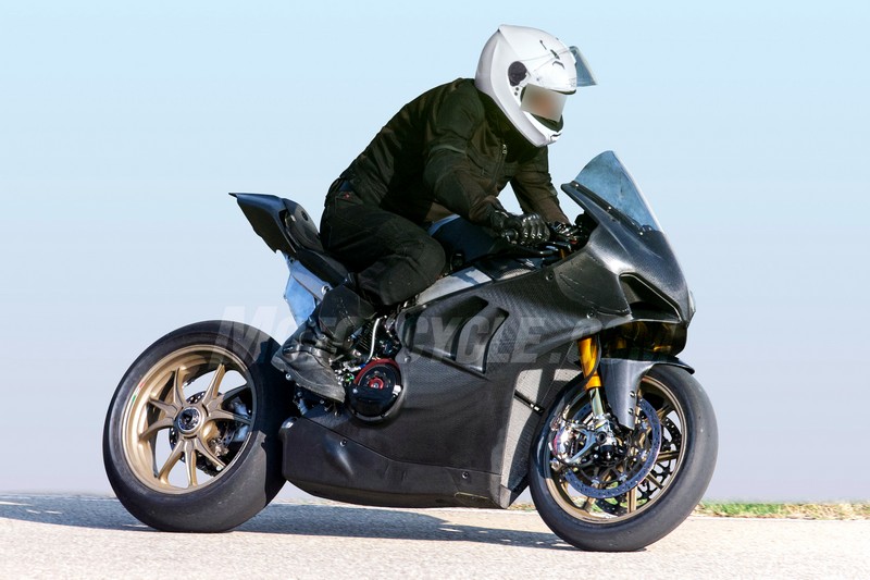 101218 2019 Ducati Panigale V4 R WSBK 002