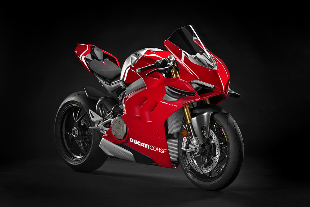 Ducati Panigale V4 R - Τελικά θα έχει ξηρό συμπλέκτη! - Video