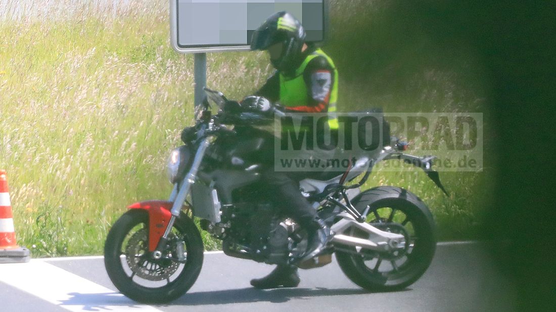 Ducati Monster 950 2