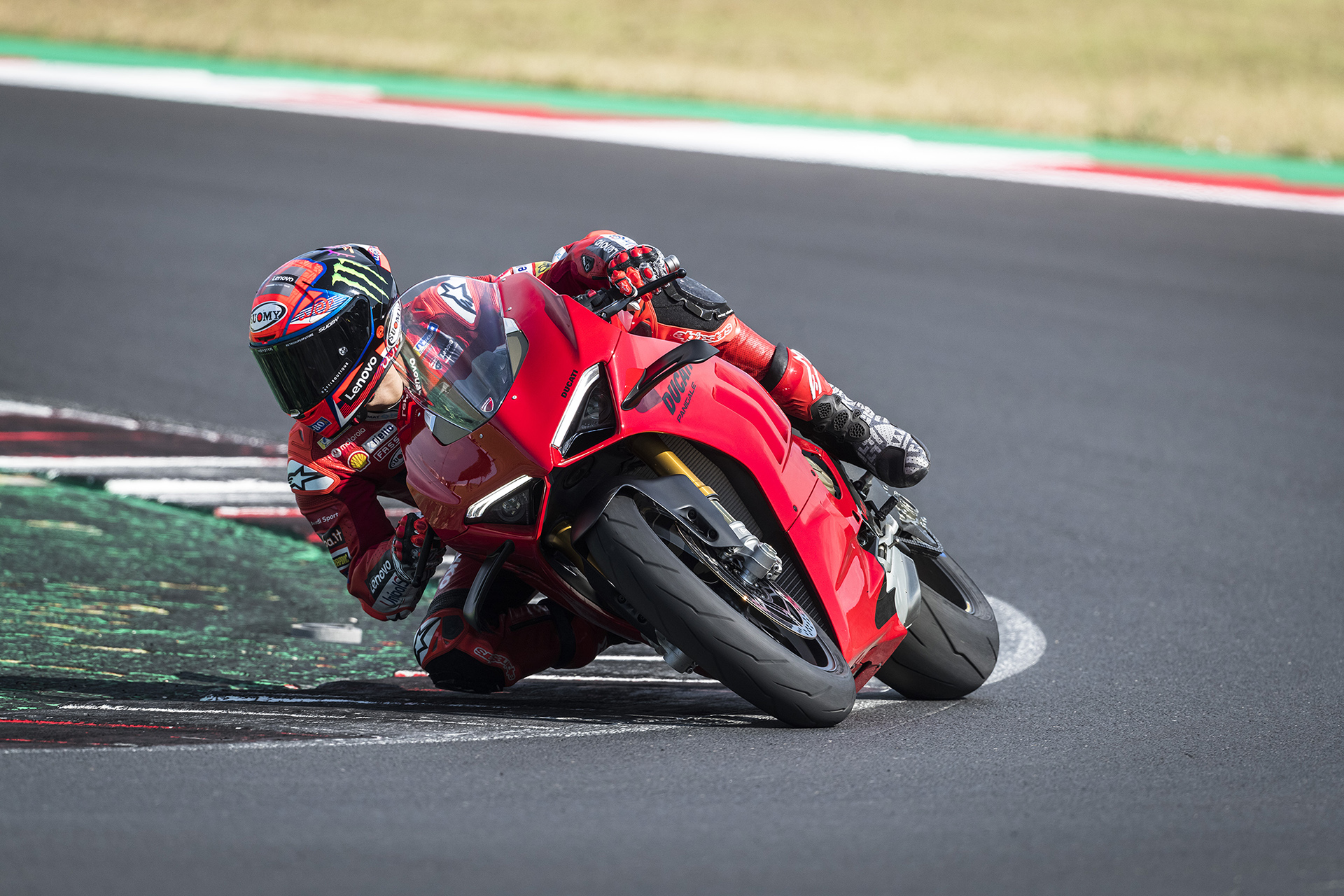 MY22 Ducati PanigaleV4S 7