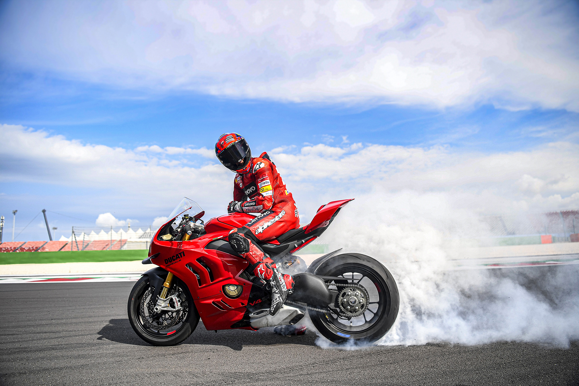 MY22 Ducati PanigaleV4S 9