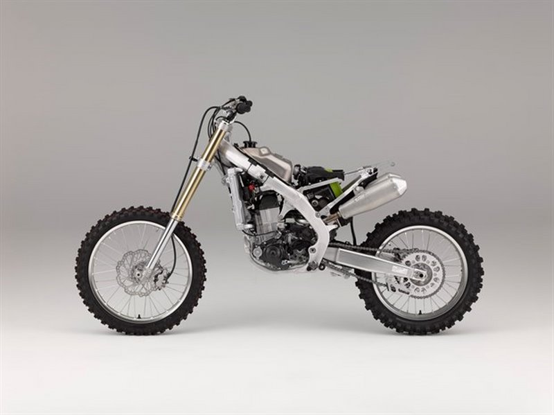 76093 17YM CRF450R web