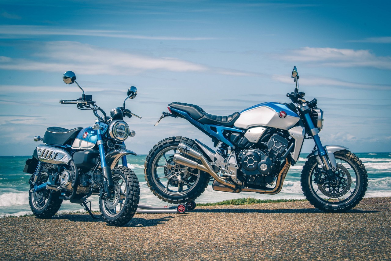 183745 Honda Monkey 1000R and Blue Monkey