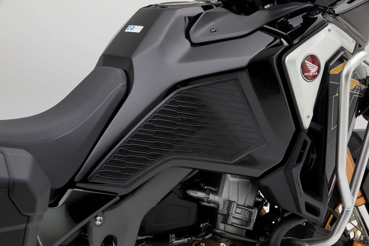 189288 20YM Africa Twin Adventure Sports Tank Pads