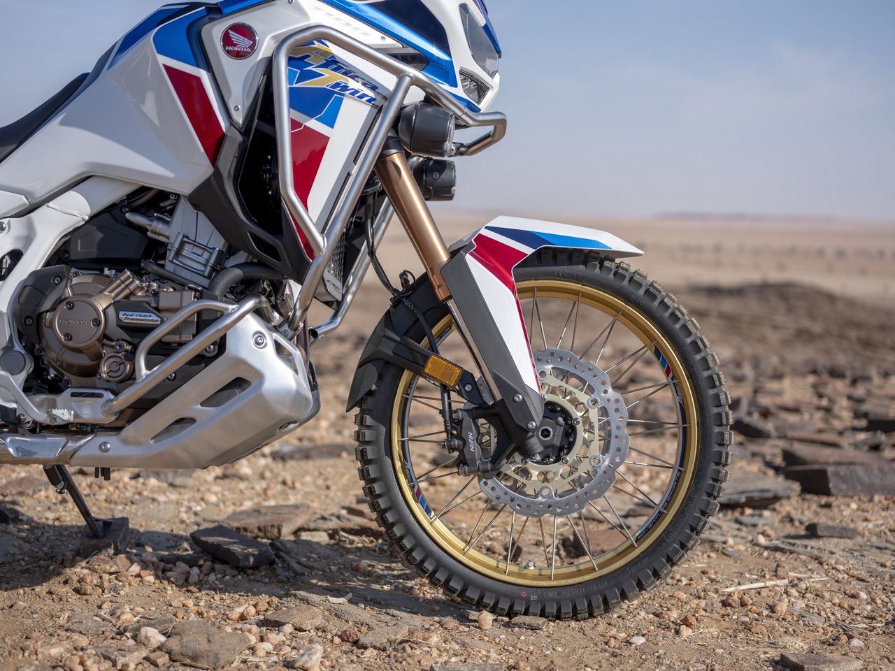 189523 20YM Africa Twin Adventure Sports Front Wheel Detail