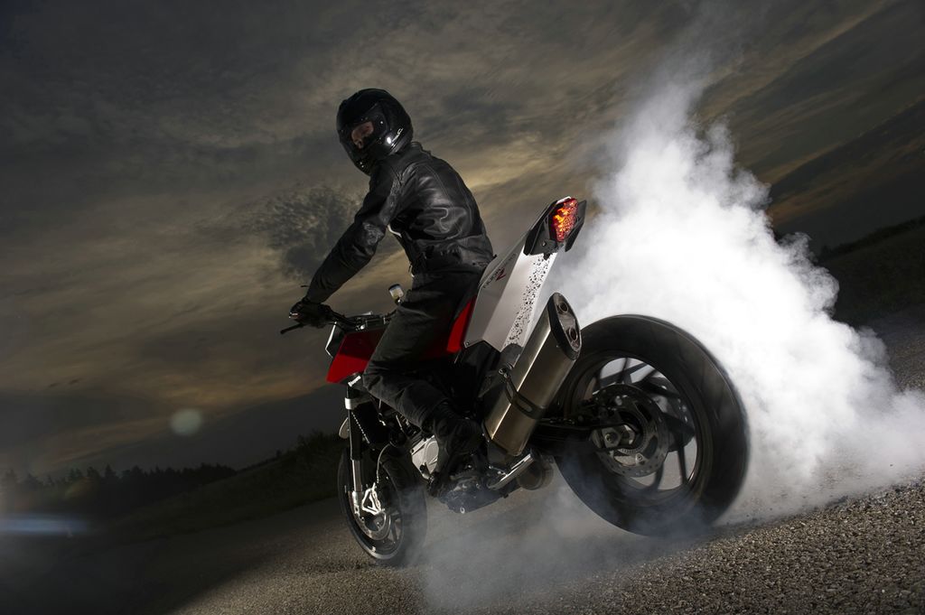 Husqvarna Nuda 900 R 2012 - Παρουσιάστηκε!