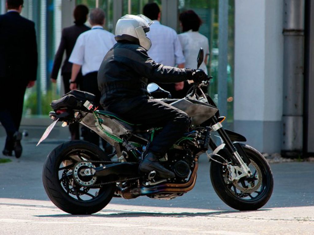 Husqvarna 900 2012 - Κατασκοπευτικές φωτογραφίες