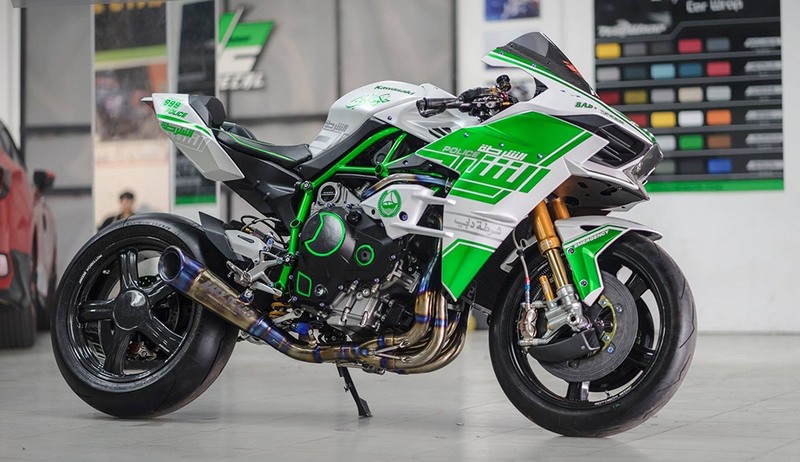 Kawasaki Ninja H2 σε έκδοση… Dubai Police