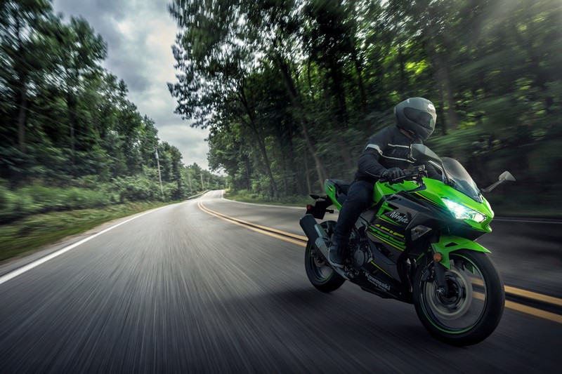 kawasaki ninja 400 17