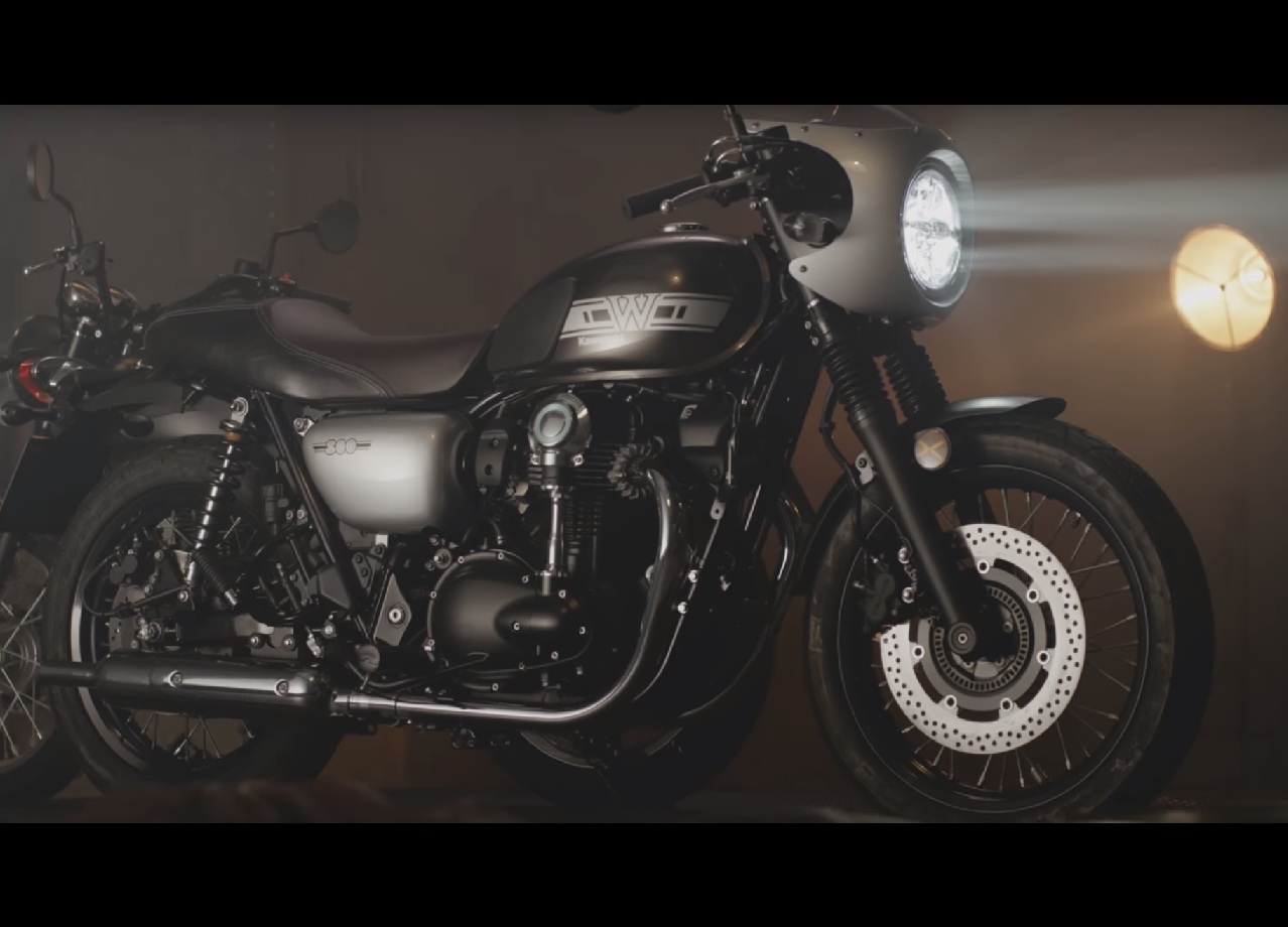 Kawasaki W800 Street &amp; W800 Cafe – Το Video