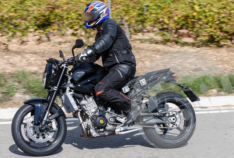 KTM 890 Duke: νέες spy pics