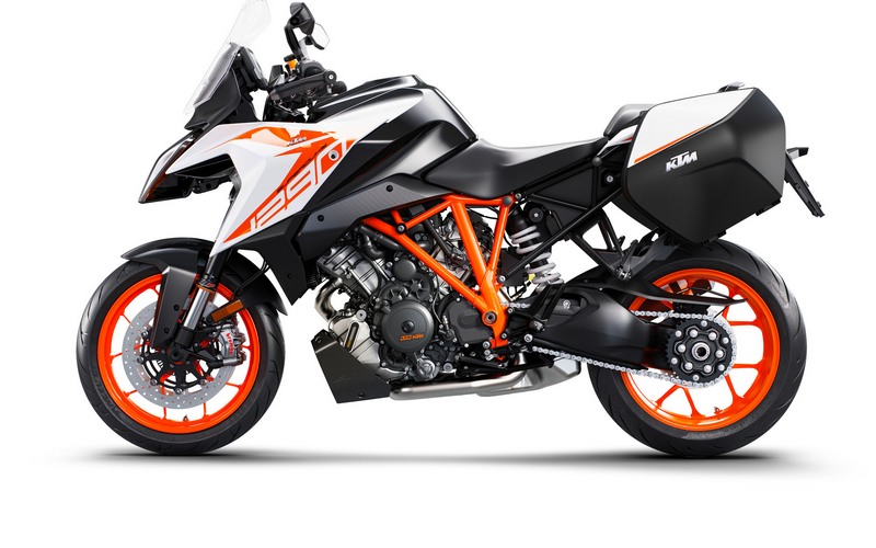 ktm 1290 super duke gt 2019 21