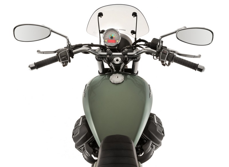 moto guzzi v9 roamer 2018 12