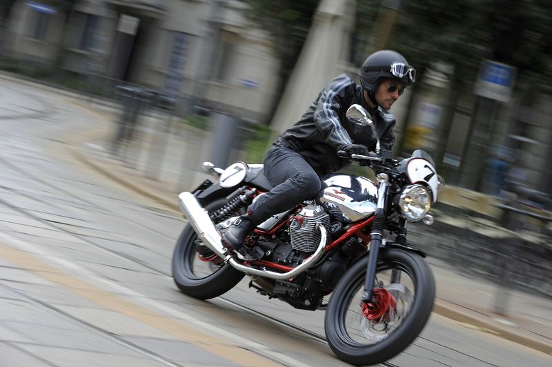 Moto Guzzi V7 Racer - Ετοιμοπαράδοτο!