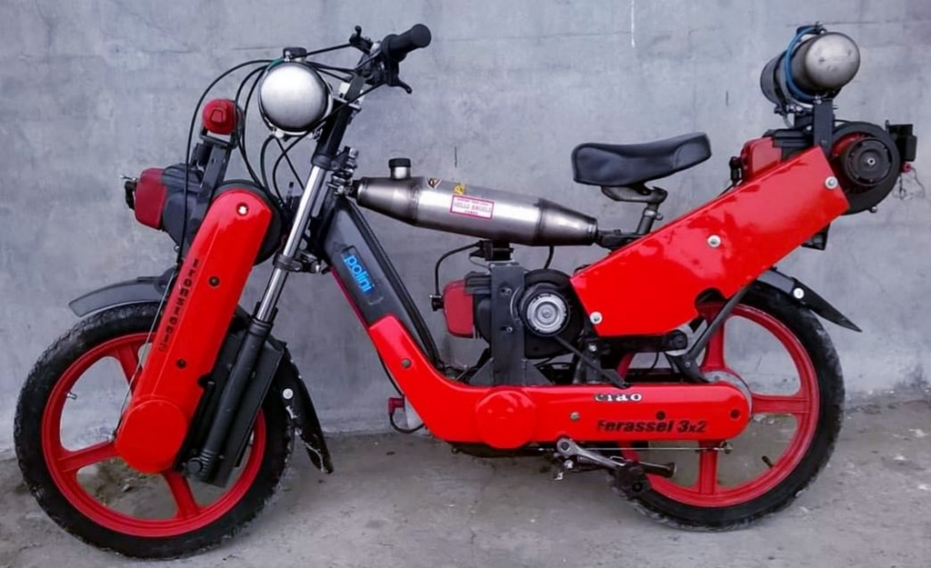 Piaggio Ciao με... τέσσερα μοτέρ και 2WD!