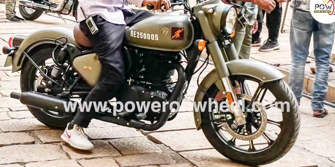 New Gen Royal Enfield Classic 350 Signals 1 1068x534