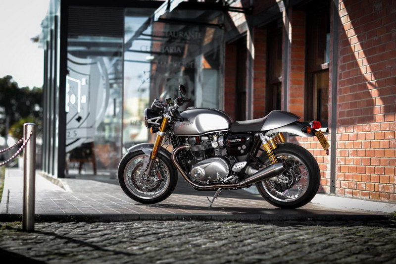 Triumph - Δώρα αξίας 2.000 ευρώ με κάθε αγορά Classic μοτοσυκλέτας