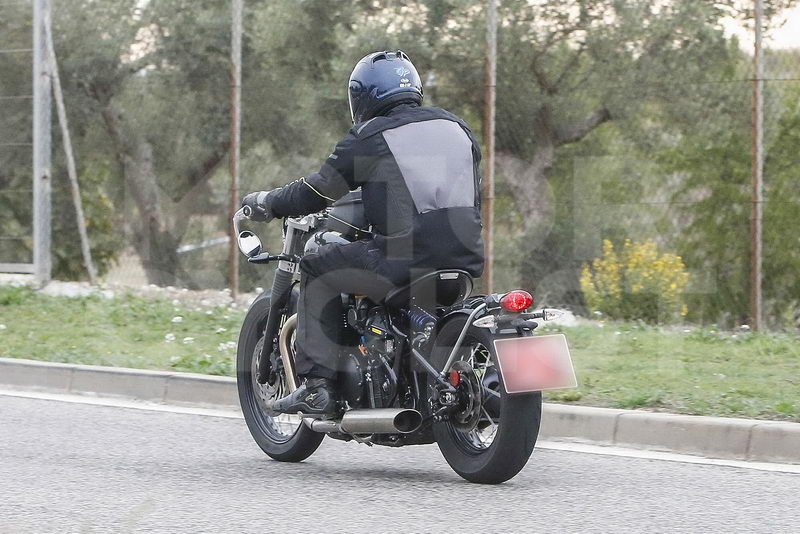 triumph bobber 3