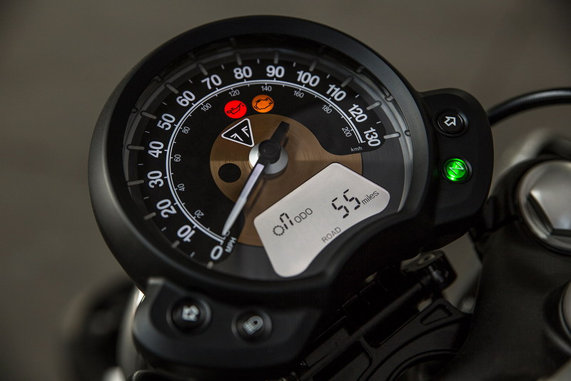triumph bobber 28