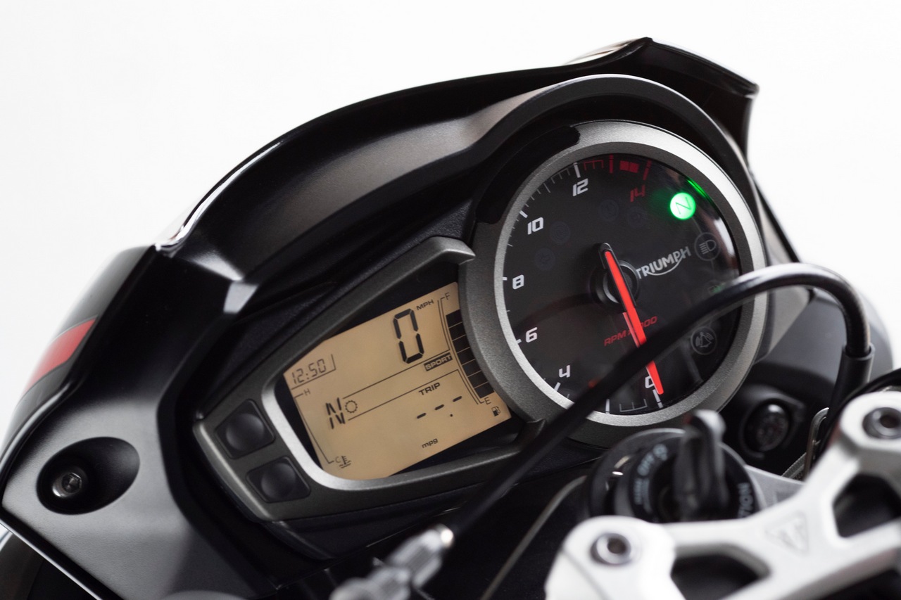 triumph street triple r 2020 35