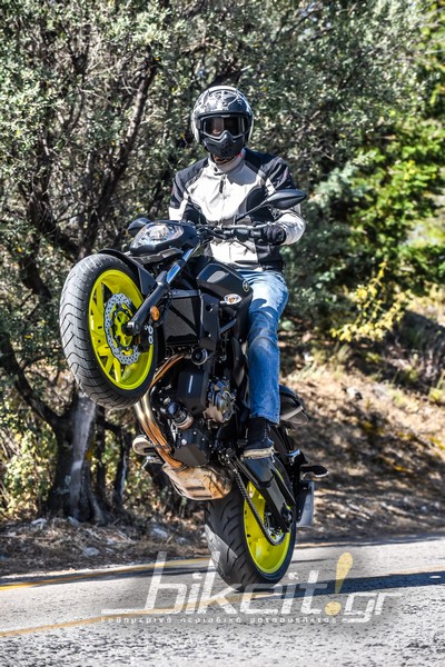 yamaha mt07 2018 bikeit test 24