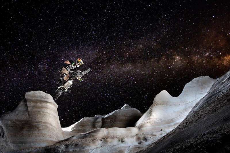 Julien Dupont - Riding on the moon!