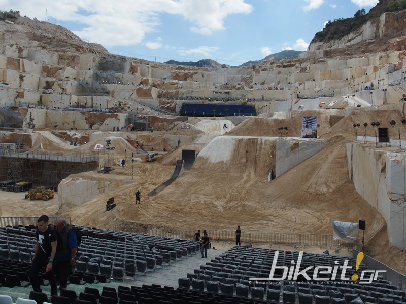 Ρεπορτάζ - Στην πίστα του RedBull X-Fighters!