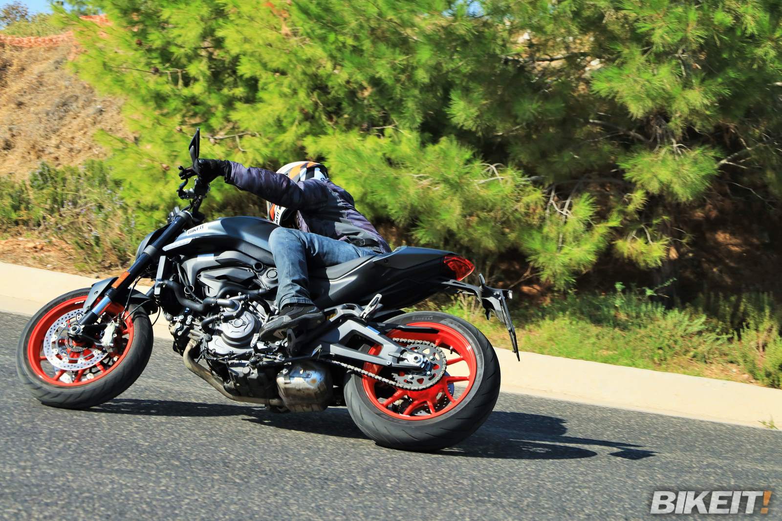 ducati monster 2021 test bikeitgr 00030