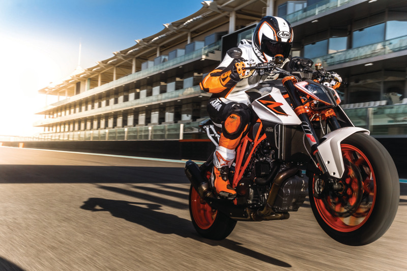 ktm action2