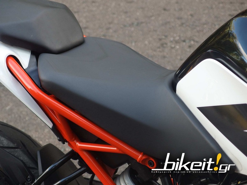 ktm 250 Duke 2018 test bikeitgr 30