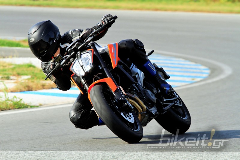 ktm 790 duke action 10
