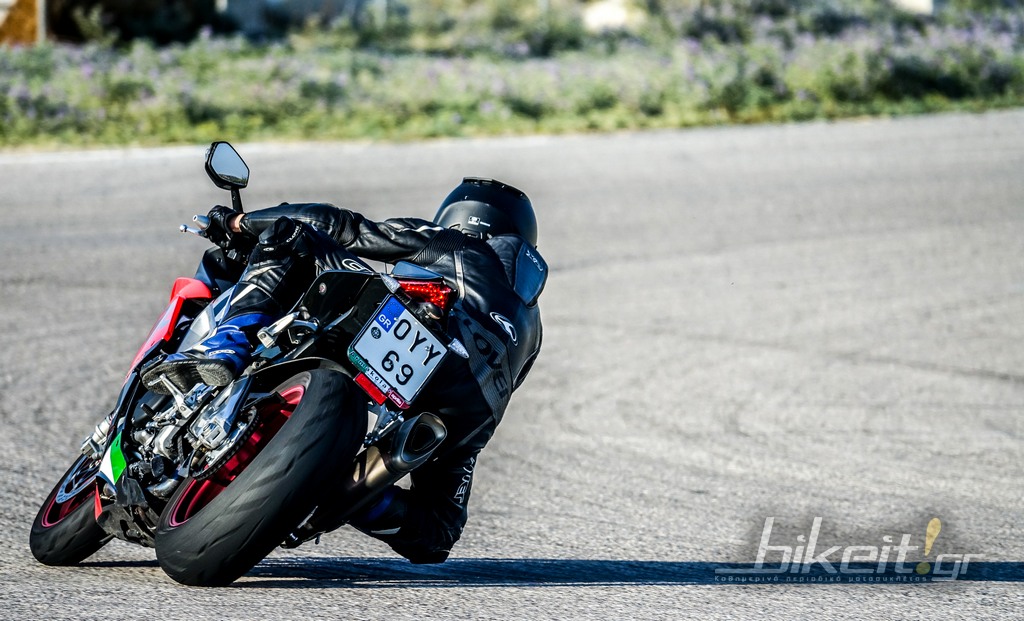 aprilia rsv4 rf 2018 bikeitgr 40