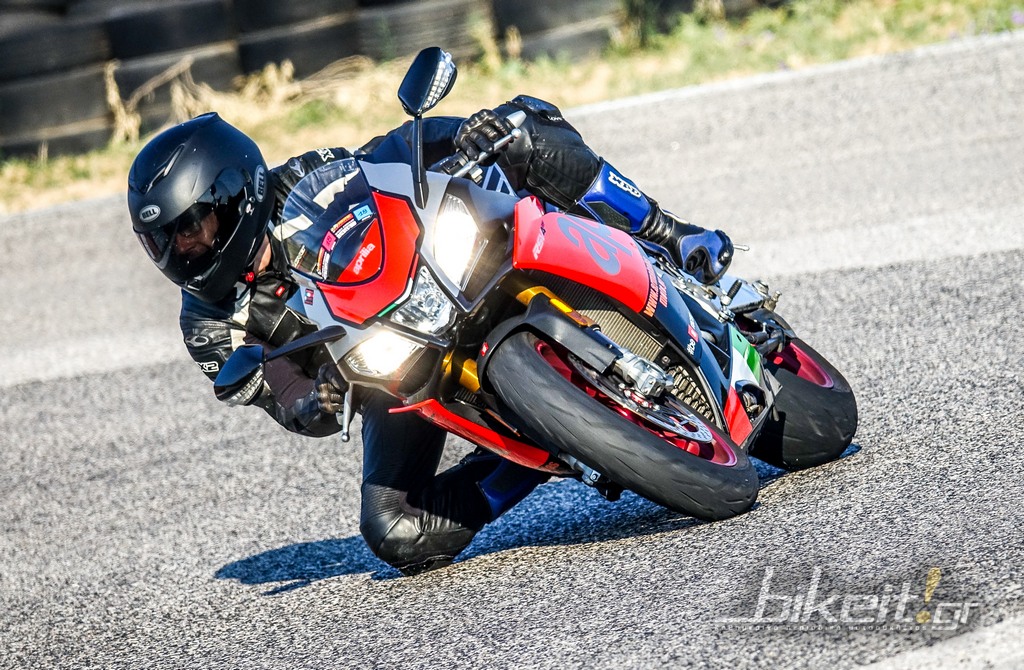 aprilia rsv4 rf 2018 bikeitgr 42