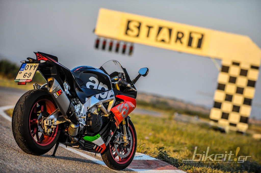 aprilia rsv4 rf 2018 bikeitgr 37