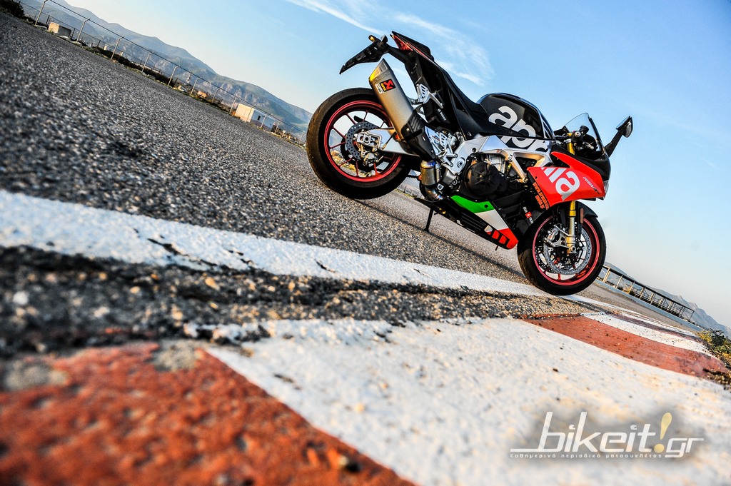 aprilia rsv4 rf 2018 bikeitgr 38