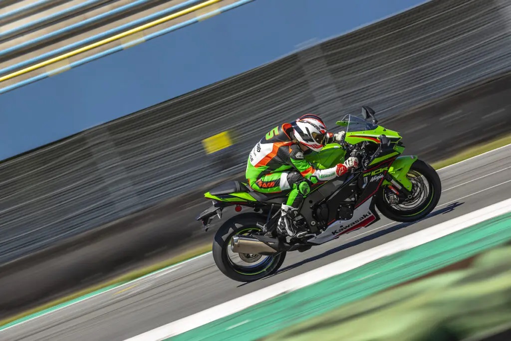 Kawasaki NinjaZX 10R 0217 1024x683