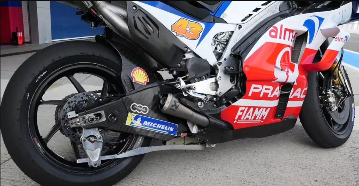 Tι είναι αυτό το μεταλλικό στέλεχος στο ψαλίδι της Ducati GP18;