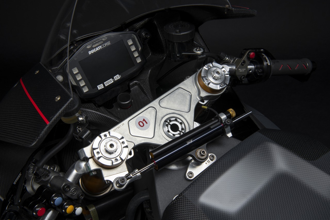 DUCATI MOTOE 28 UC407301 Mid