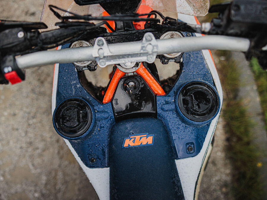 690rallyb_2d837ea50257f4d3.jpg