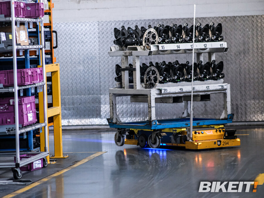 bmwerk13_df9703fadb61673a.jpg