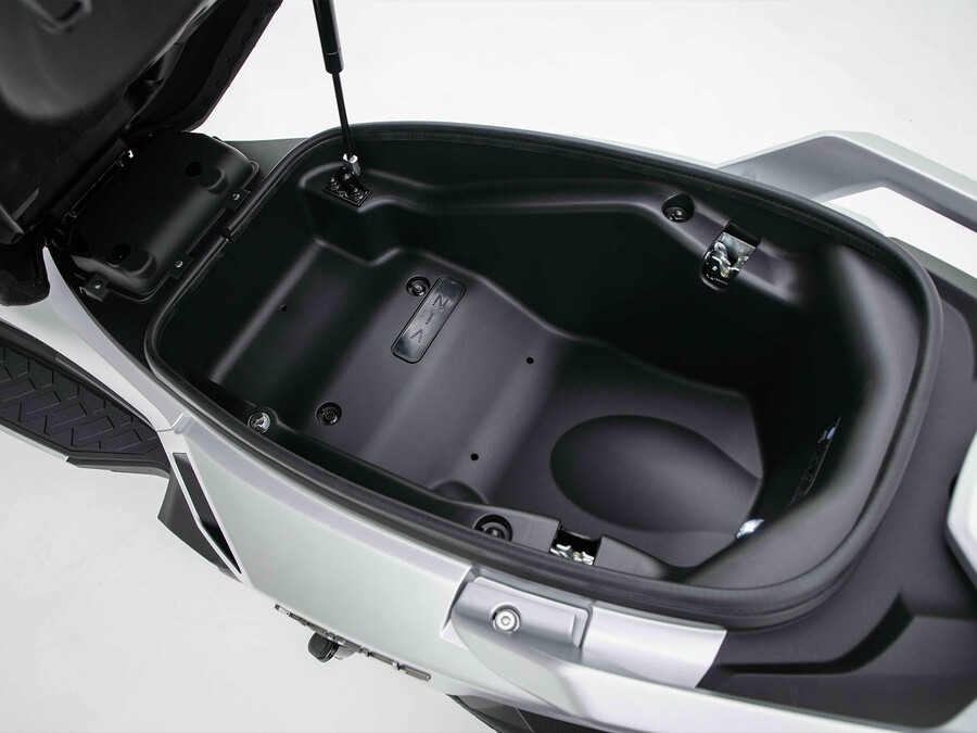 d.t._kymco_xtera_350_3_31aef5160725e783.jpg
