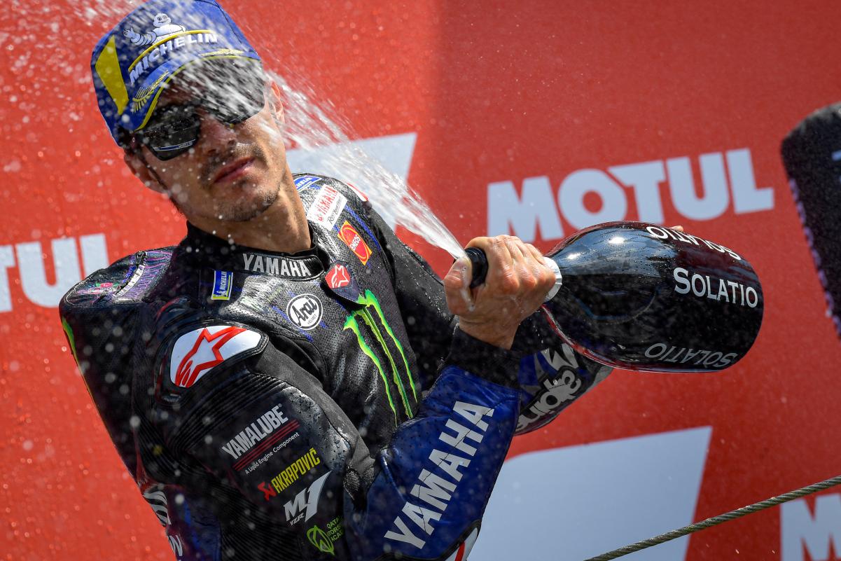 vin_2_2021_podium.jpg