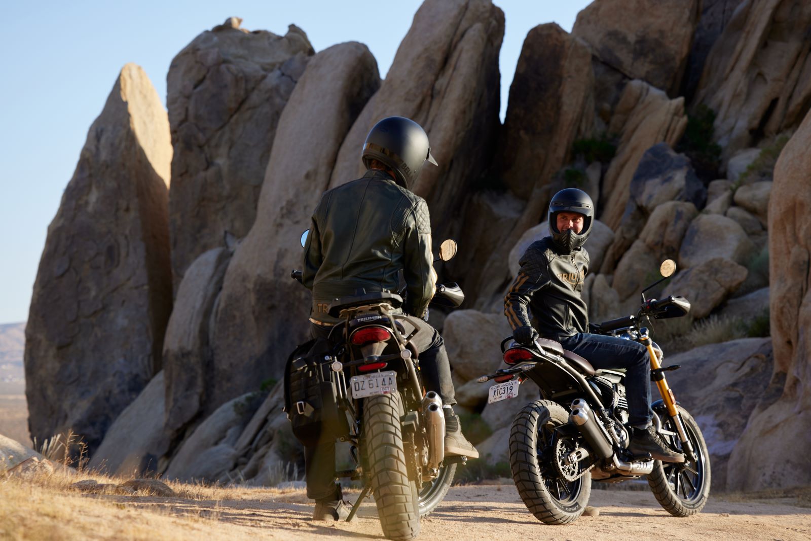 Scrambler 1200 Triumph с пилотом