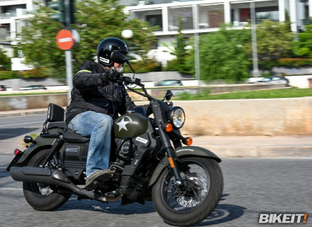 Test - UM Motorcycles Renegade Commando 125 (2023)