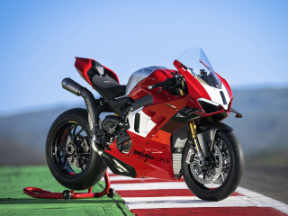 Ducati Panigale V4 R 2023 – Απευθείας από και προς τις πίστες