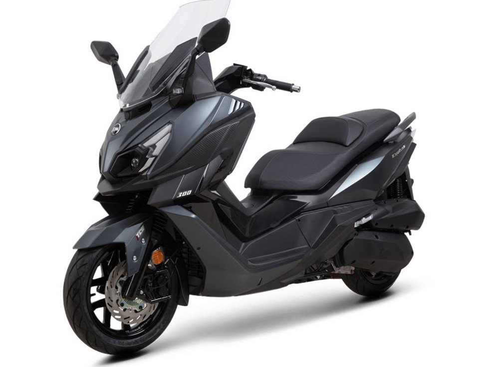 SYM CRUiSYM α 300 - Ανανεωμένο με TFT οθόνη, κάμερα και Euro5+ κινητήρα