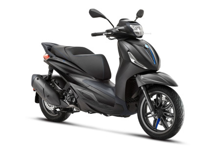 Η γκάμα 2025 Piaggio σκούτερ με μεγάλους τροχούς σε νέες μειωμένες τιμές